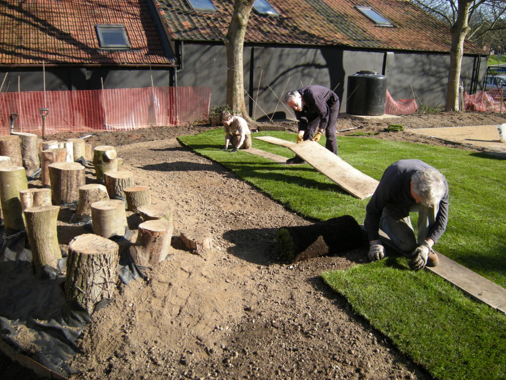 Laying turf